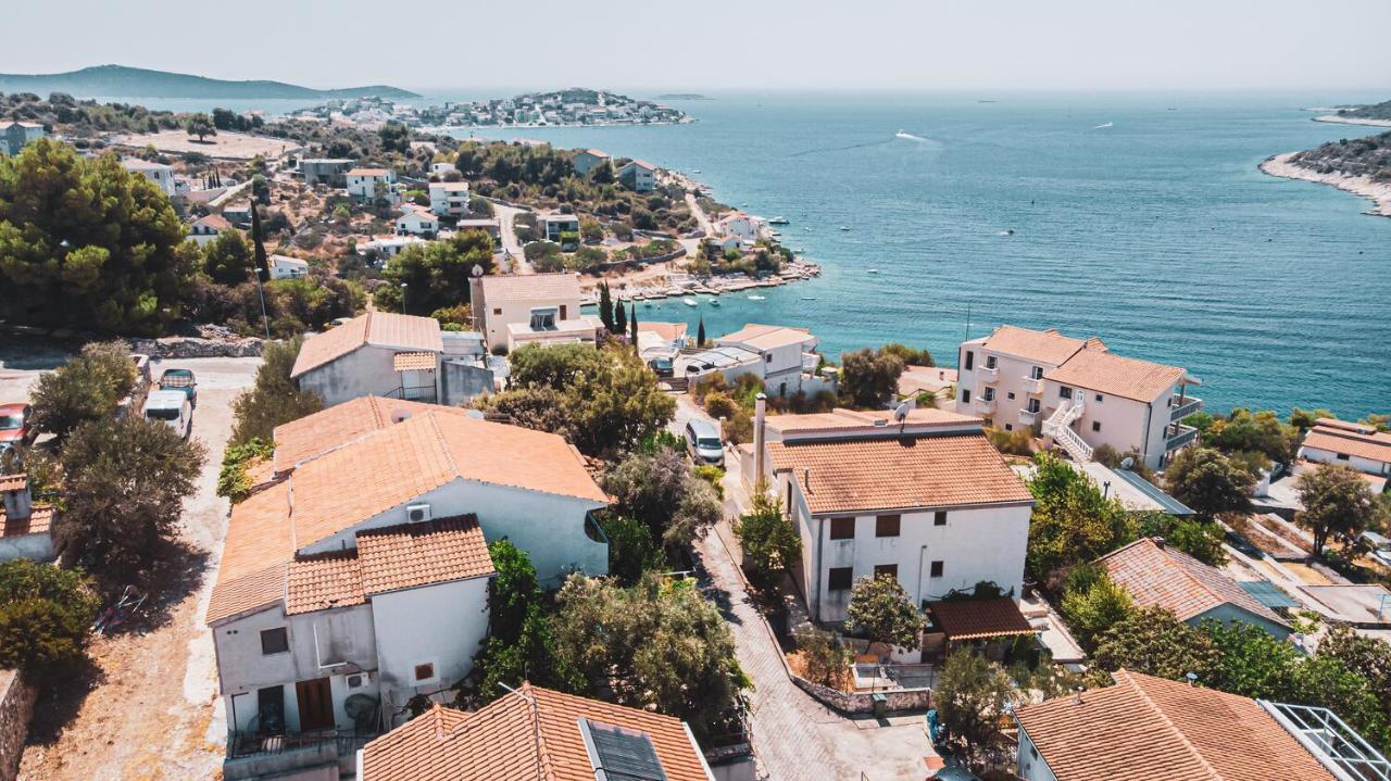 Fully Renovated One Bedroom Apartment With A Seaview - A セヴィド エクステリア 写真